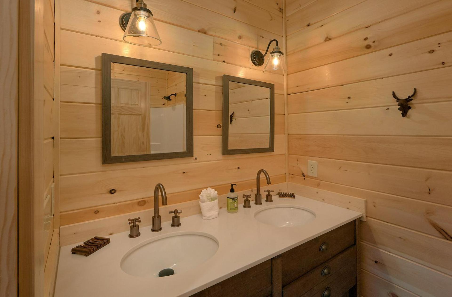 Misty Mountain Adventure Lodge Gatlinburg Eksteriør billede